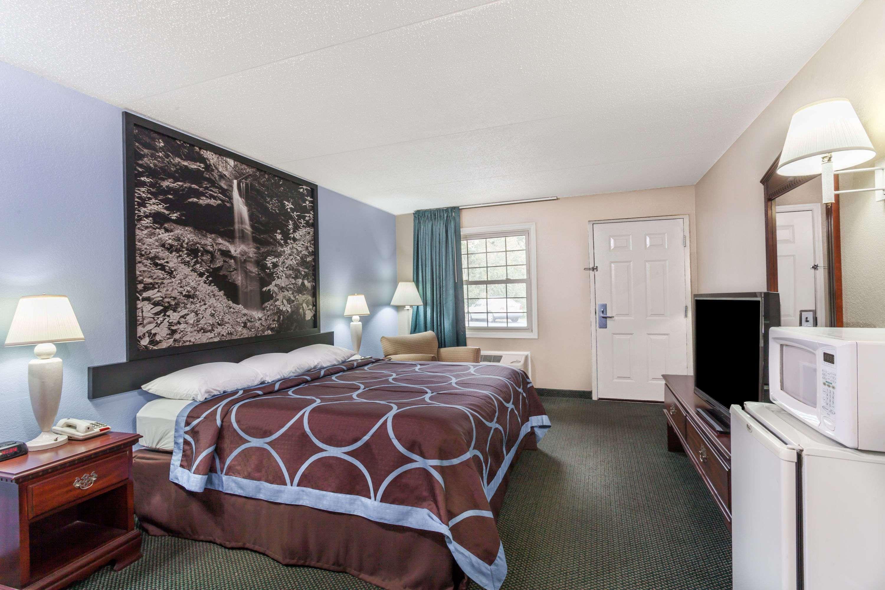 Super 8 By Wyndham Kingston Hotel Luaran gambar